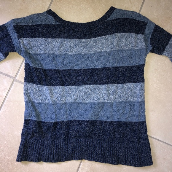 American Eagle Sweater - Picture 3 of 3